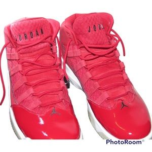 Jordan Max Aura sneaker Shoes ( basketball gym red) for men